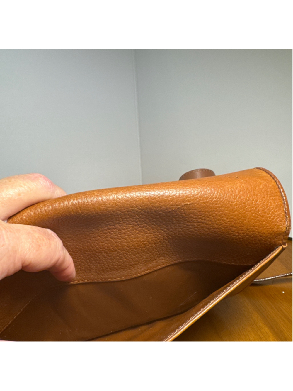 Burberrys Leather Cross-body saddle bag - Picture 6 of 11